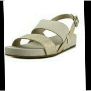 Calvin Klein Size 8M Sandals Melany Beige.